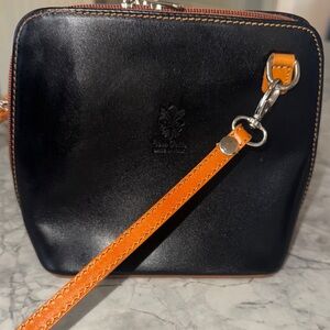 Vera Pelle Elegant Black and Orange Crossbody Bag